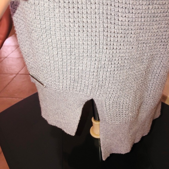 Michael Kors V Neck Slouchy Sweater - Picture 12 of 13